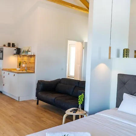 Ocean Breeze Apartment